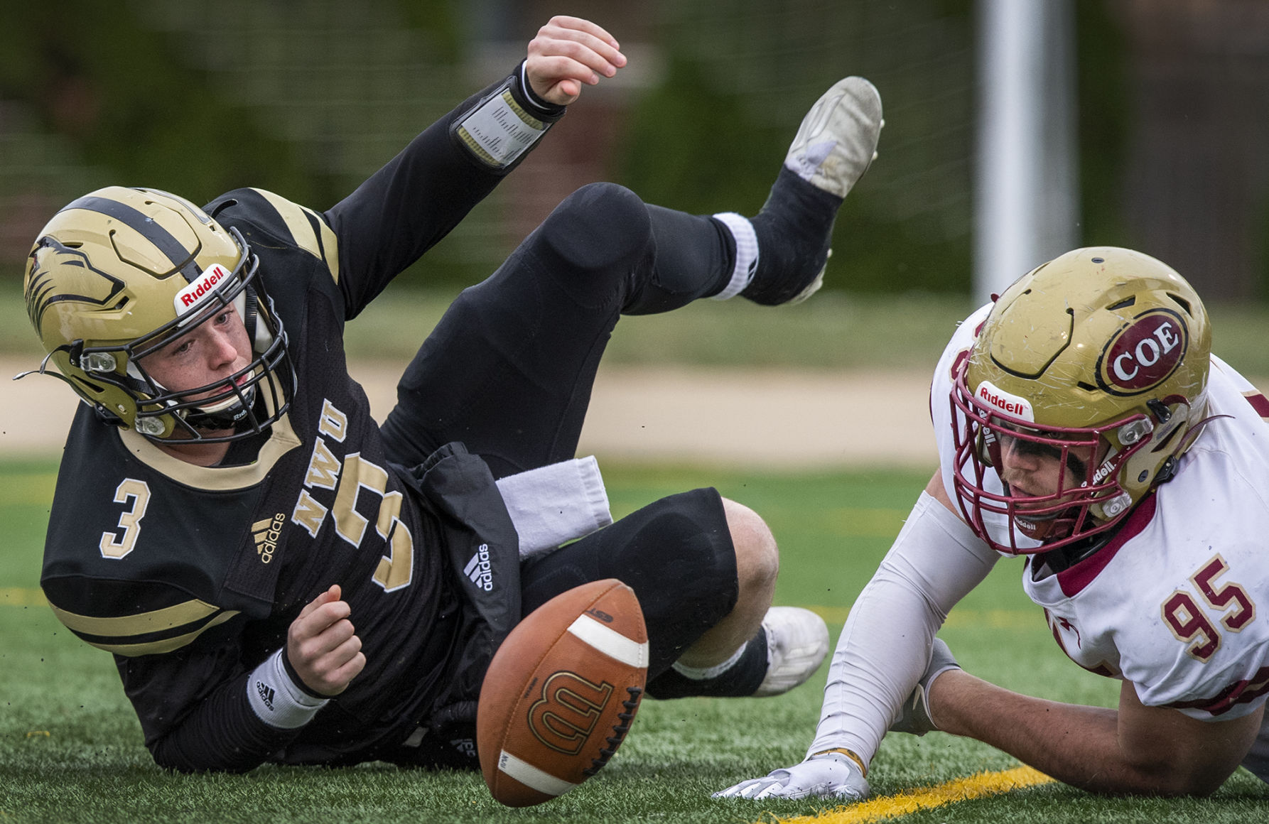 Coe vs. Nebraska Wesleyan, 11.13